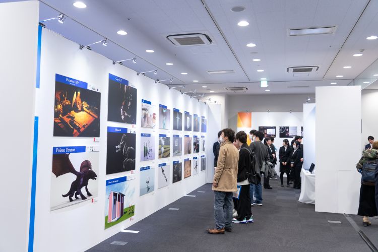 来場者で賑わう卒業進級制作展