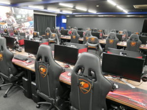 【学生インタビュー】e-Sportsプロゲーマー専攻の学生にインタビュー！　#CGES2022 #COMゲームショウ2022 #名古屋 #専門学校