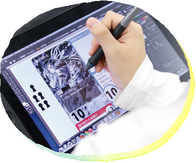 液晶タブレットでデザインする学生